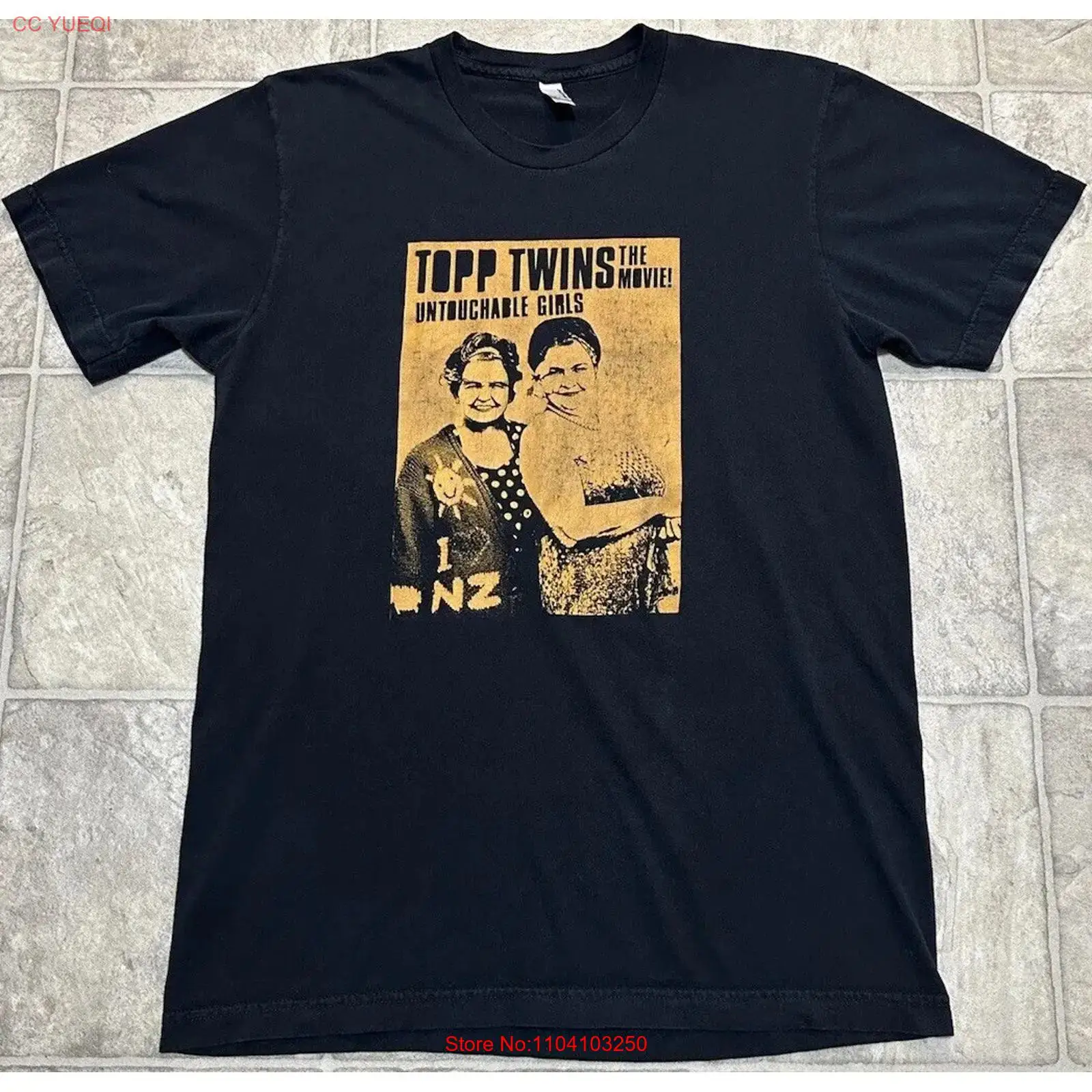 Topp Twins Movie T Shirt Black - đánh giá và giá Vintage Fashion Nz